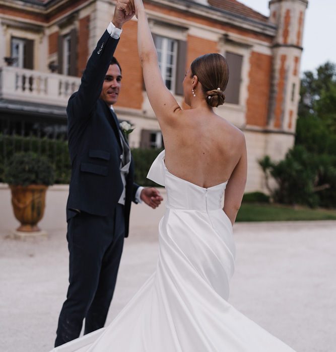 Maquilleuse coiffeuse avignon - chignon lisse mariée