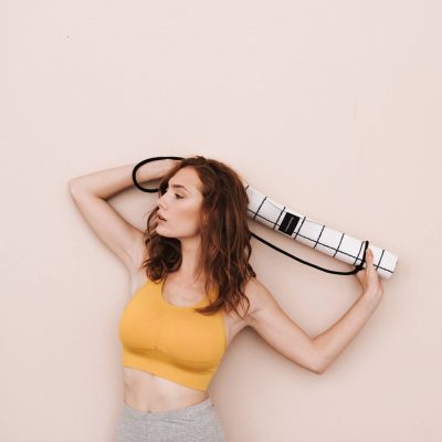 Maquilleuse-professionnel-coiffeuse-qui-se-deplace-editorial-shooting-tournage-lyon